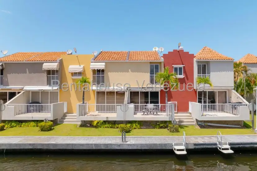 Townhouse (Duplex) en Venta en Puerto Encantado, Miranda