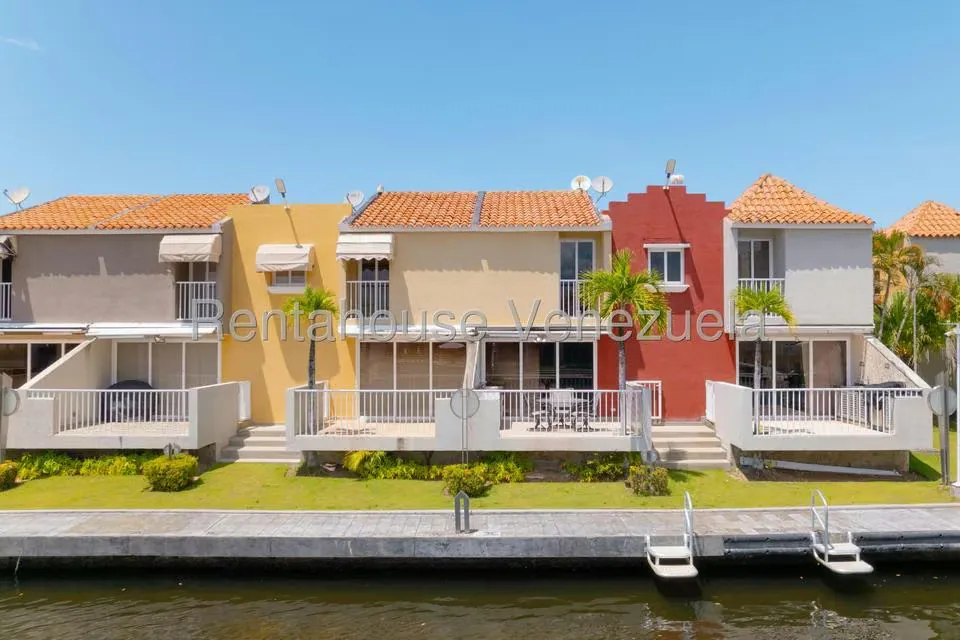 Townhouse (Duplex) en Venta en Puerto Encantado, Miranda