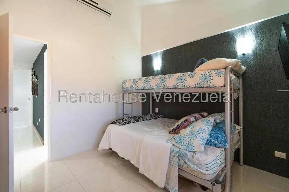 Townhouse (Duplex) en Venta en Puerto Encantado, Miranda - 27