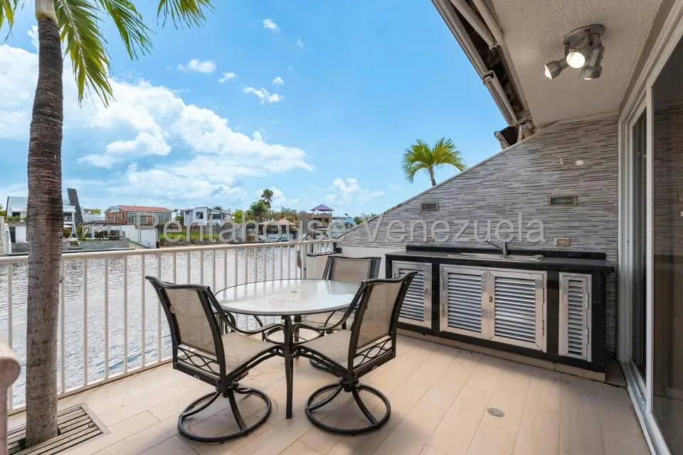 Townhouse (Duplex) en Venta en Puerto Encantado, Miranda - 39