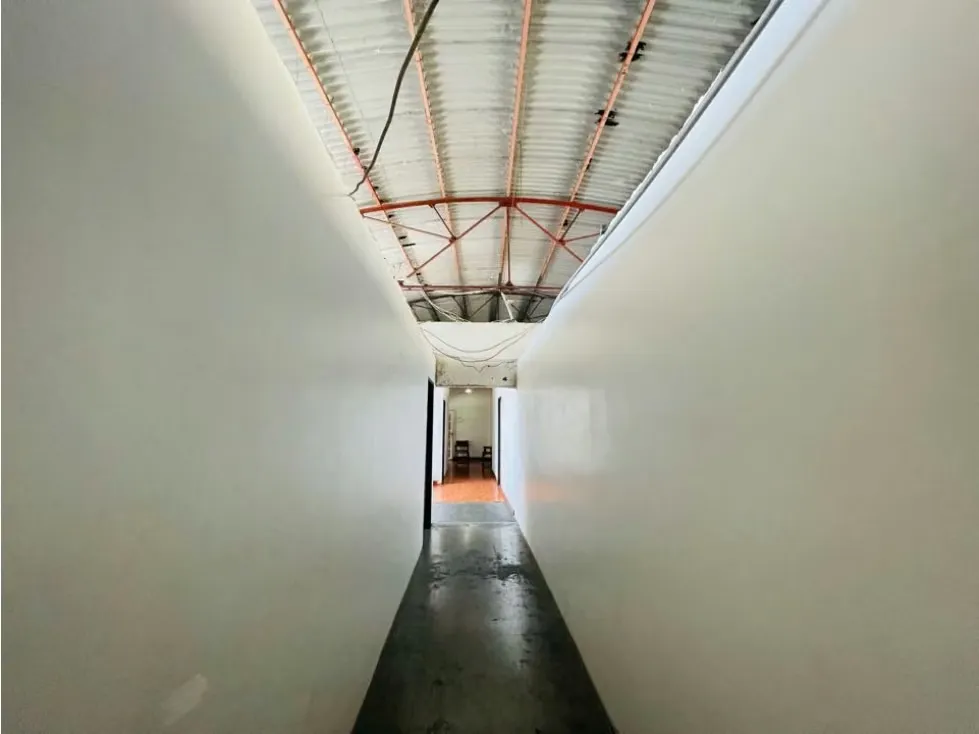 Se vende edificio industrial 2.857m2 Los Ruices 5216 - 7