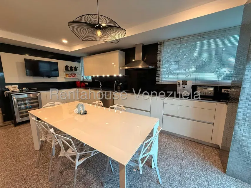 Apartamento (Multiples Niveles) en Venta en Campo Alegre, Distrito Metropolitano - 11