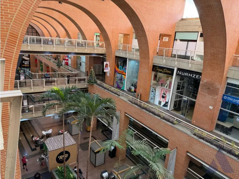 Alquilo local 49m2 Plaza Las Americas II 3655 - 8