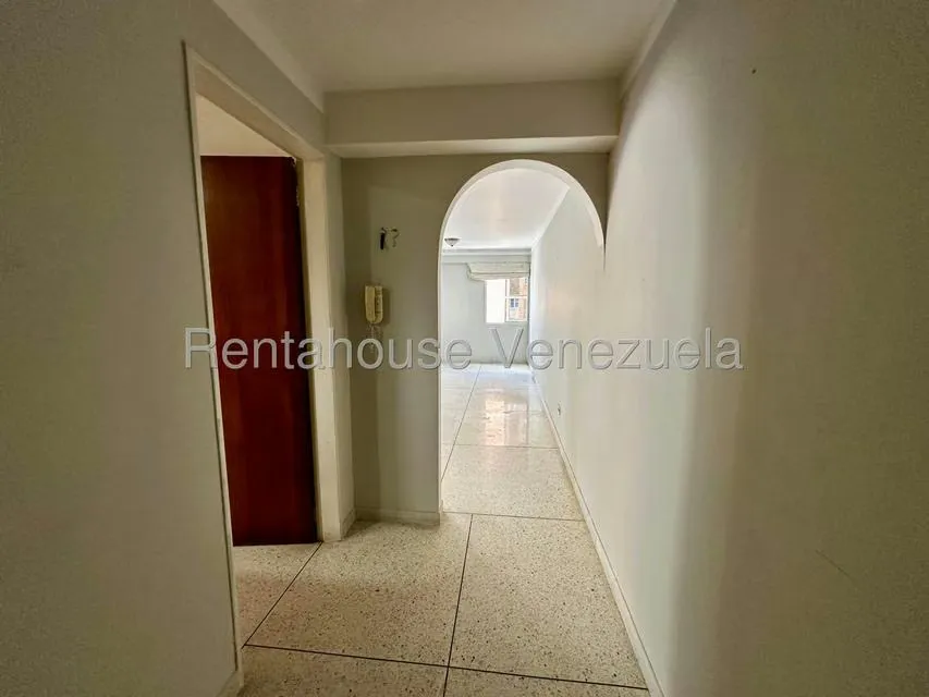 Apartamento (1 Nivel) en Alquiler en Santa Paula, Distrito Metropolitano - 19