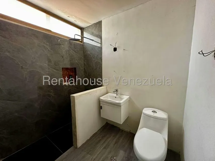 Apartamento (1 Nivel) en Alquiler en Santa Paula, Distrito Metropolitano - 5