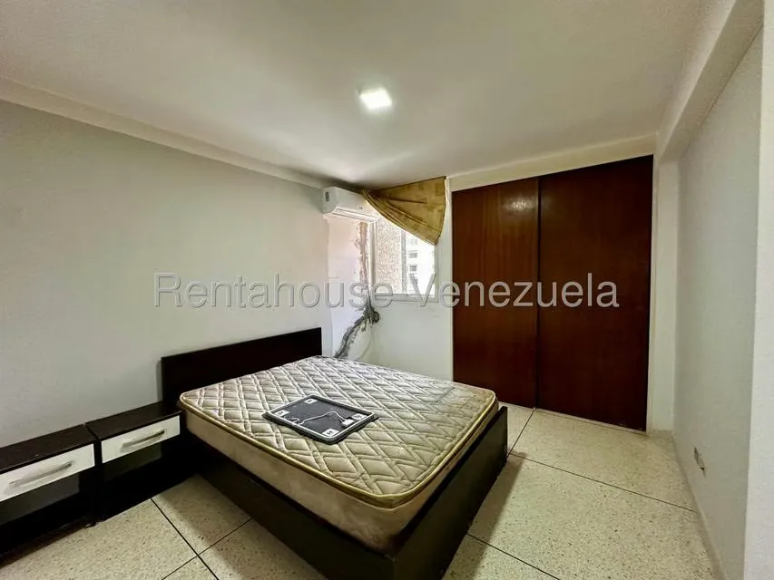 Apartamento (1 Nivel) en Alquiler en Santa Paula, Distrito Metropolitano - 6