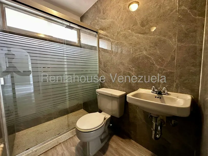 Apartamento (1 Nivel) en Alquiler en Santa Paula, Distrito Metropolitano - 7