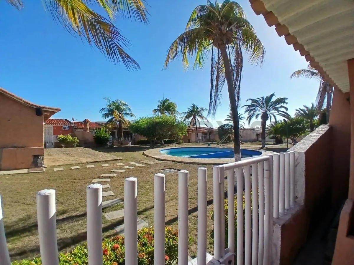 CASA CON DOS APARTAMENTOS INDEPENDIENTES EN PORLAMAR, ISLA DE MARGARITA - 2