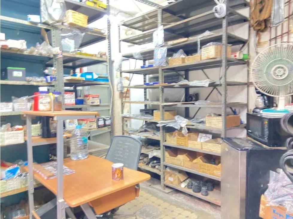 Venta de Casa Comercial en Catia 250000$. Alto Tránsito peatonal 200m2 - 11