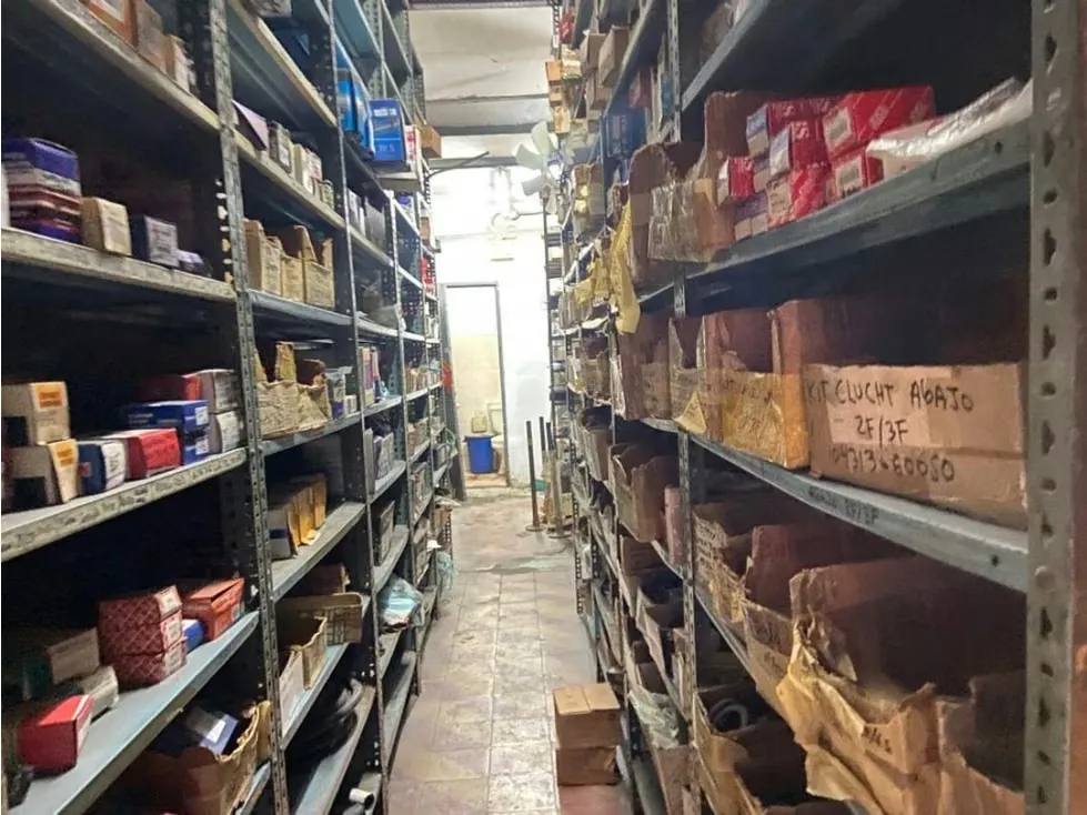 Venta de Casa Comercial en Catia 250000$. Alto Tránsito peatonal 200m2 - 16