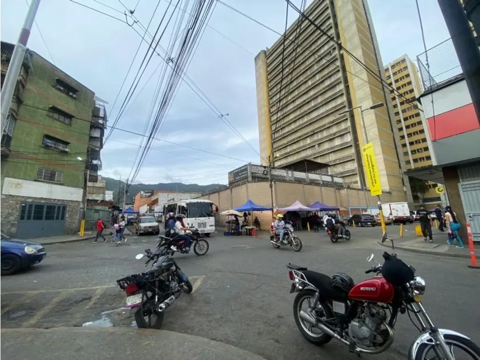 Venta de Casa Comercial en Catia 250000$. Alto Tránsito peatonal 200m2 - 7