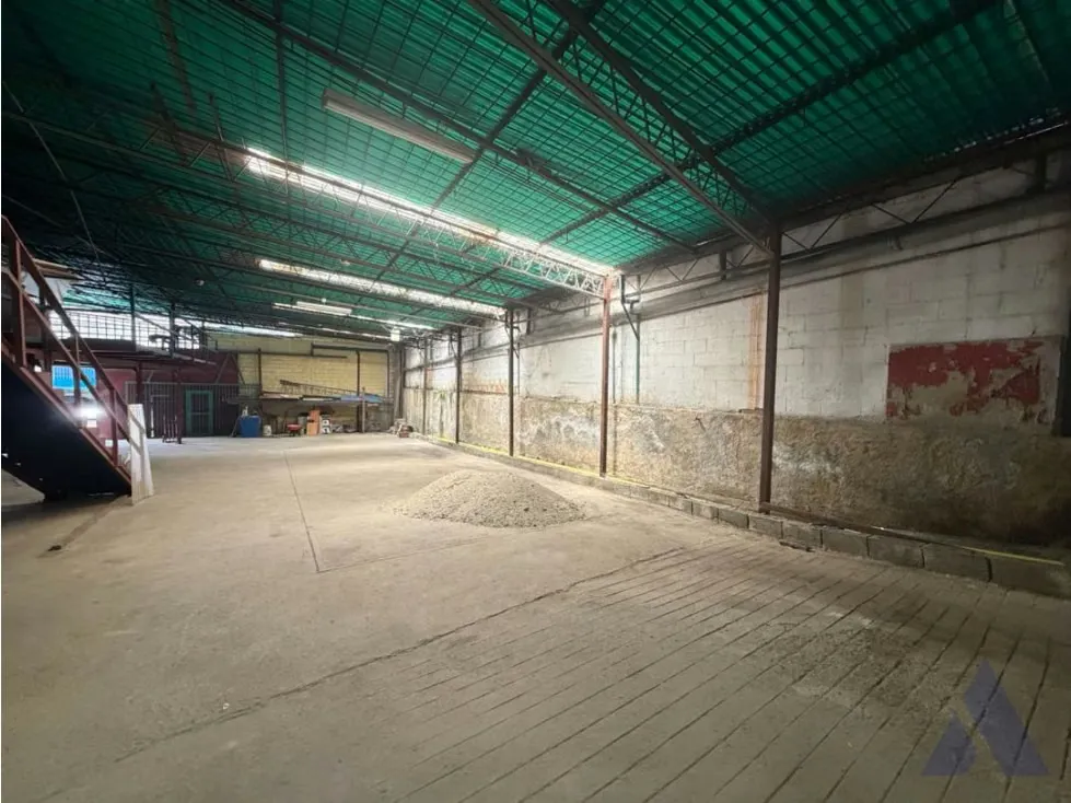 Vendo galpón 800m2 La Yaguara 5302 - 11