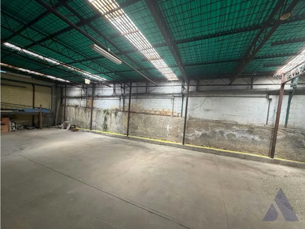 Vendo galpón 800m2 La Yaguara 5302 - 8