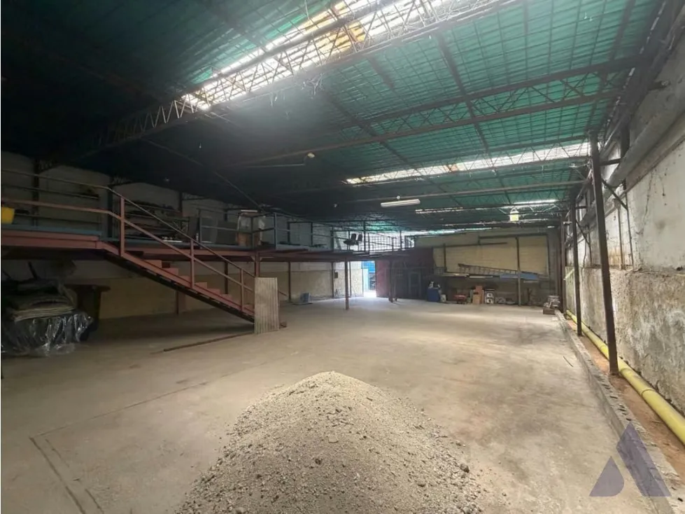 Vendo galpón 800m2 La Yaguara 5302 - 9