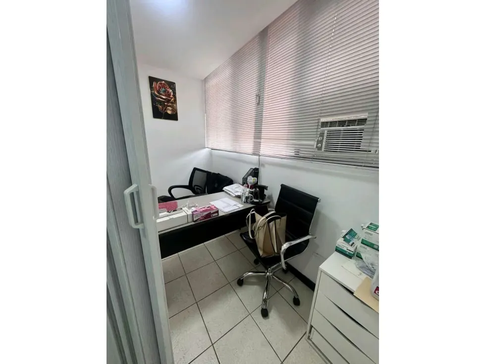 Alquilo oficina 8m2 La California 6408