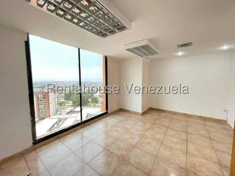 Local Comercial en Alquiler en Avenida Bolivar, Aragua - 11