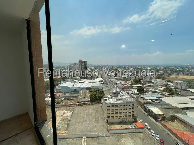 Local Comercial en Alquiler en Avenida Bolivar, Aragua - 12