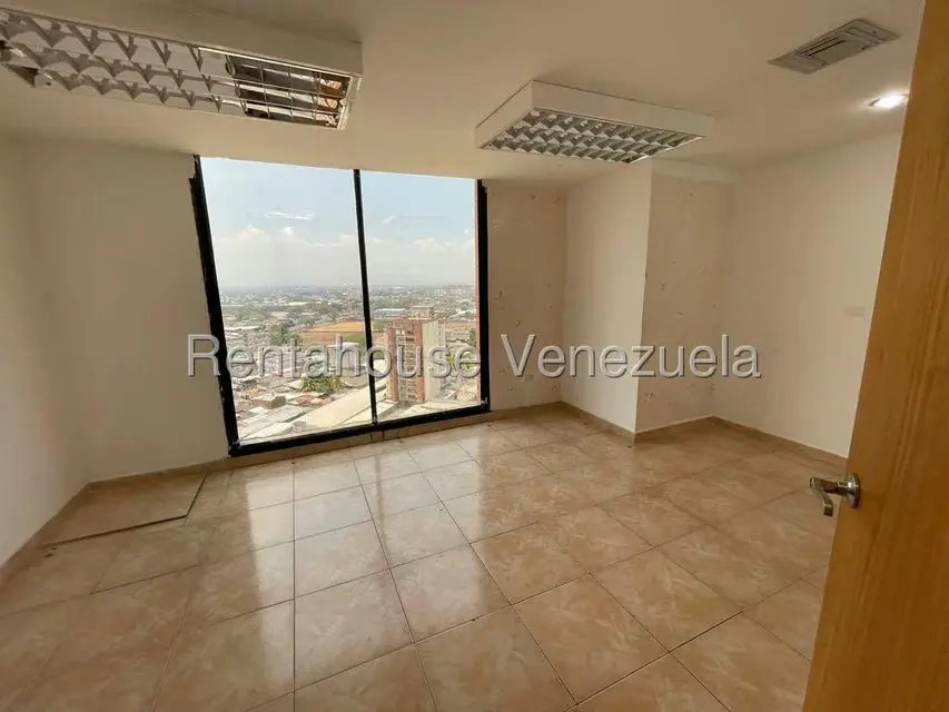 Local Comercial en Alquiler en Avenida Bolivar, Aragua - 13