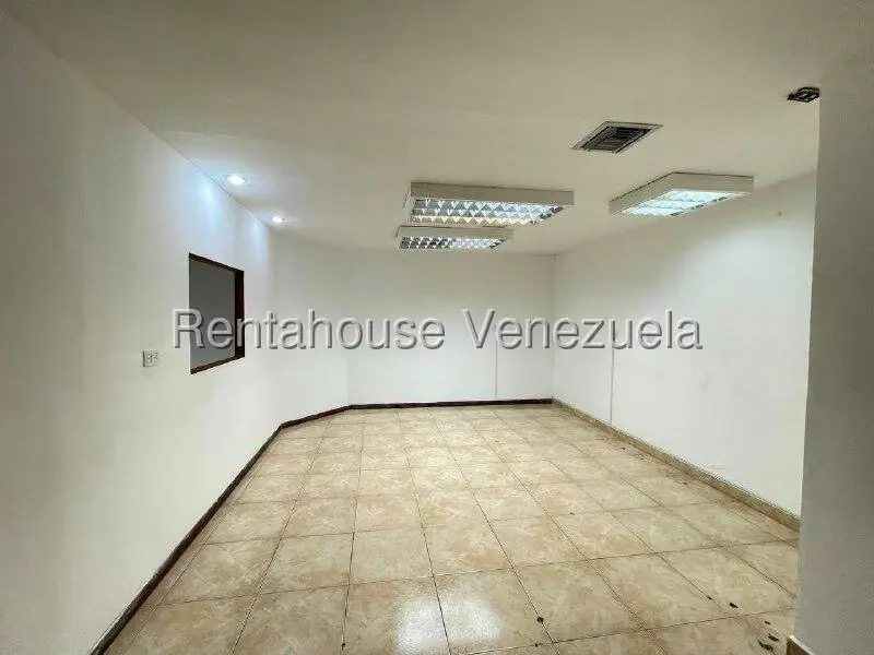 Local Comercial en Alquiler en Avenida Bolivar, Aragua - 3