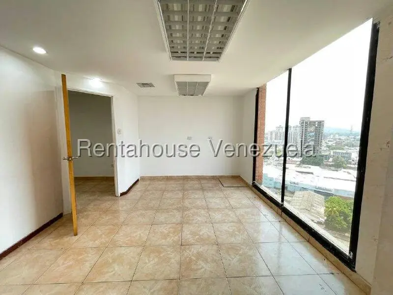 Local Comercial en Alquiler en Avenida Bolivar, Aragua - 7