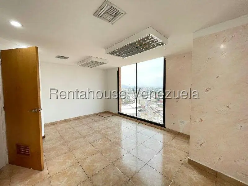 Local Comercial en Alquiler en Avenida Bolivar, Aragua - 8
