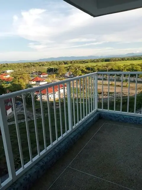 Apartamento (1 Nivel) en Alquiler en Agua Sal, Miranda - 12