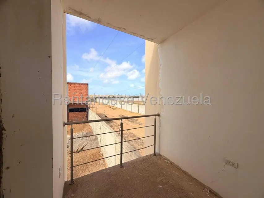 Townhouse (Duplex) en Venta en Puerta Maraven, Falcon - 13