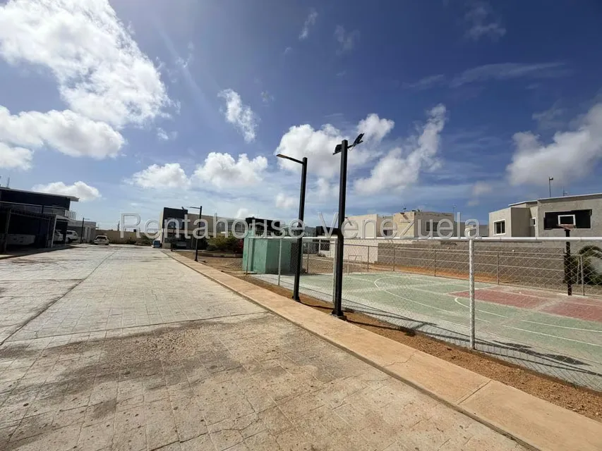 Townhouse (Duplex) en Venta en Puerta Maraven, Falcon - 23