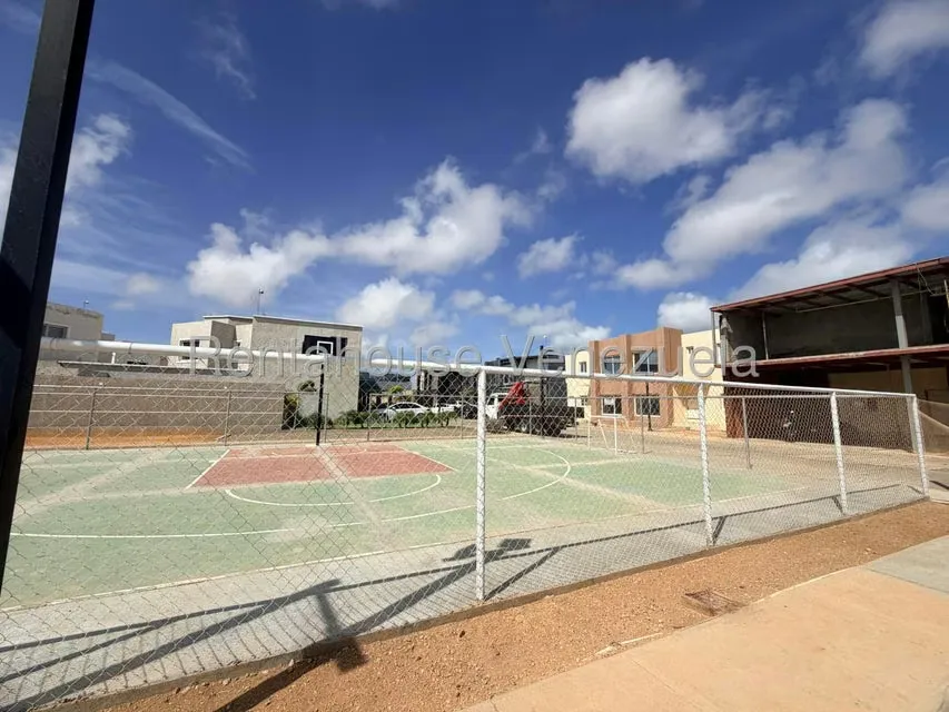Townhouse (Duplex) en Venta en Puerta Maraven, Falcon - 24