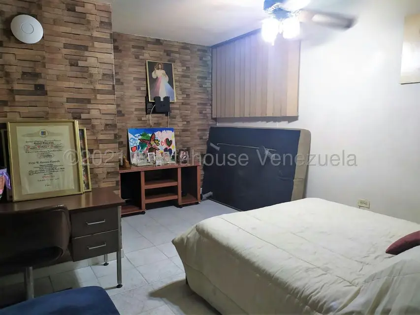 Casa (Duplex) en Venta en La Trinidad, Distrito Metropolitano - 12