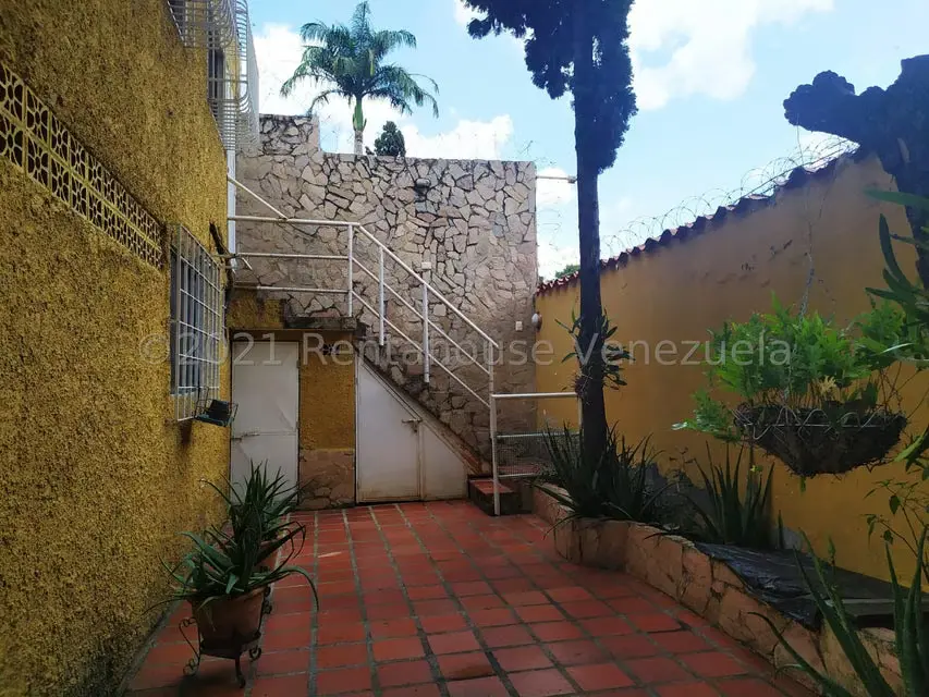 Casa (Duplex) en Venta en La Trinidad, Distrito Metropolitano - 25