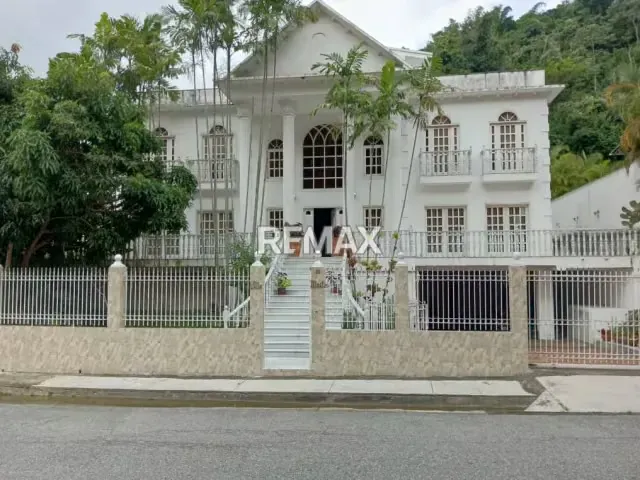 Casa Urbanización Miranda Amoblada y lista para habitar, 1700M2