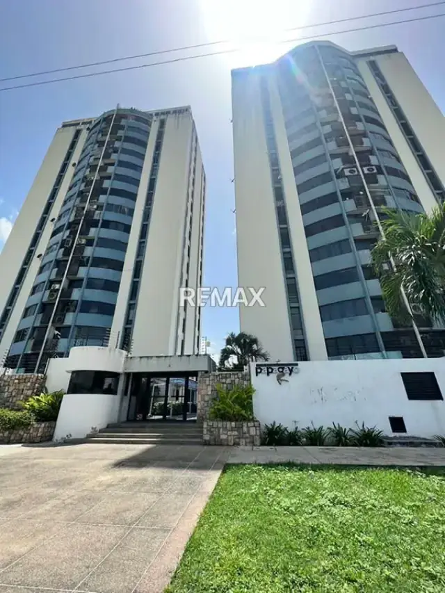 APARTAMENTO EN ALQUILER, RESD. PAPAGAYO, BASE ARAGUA