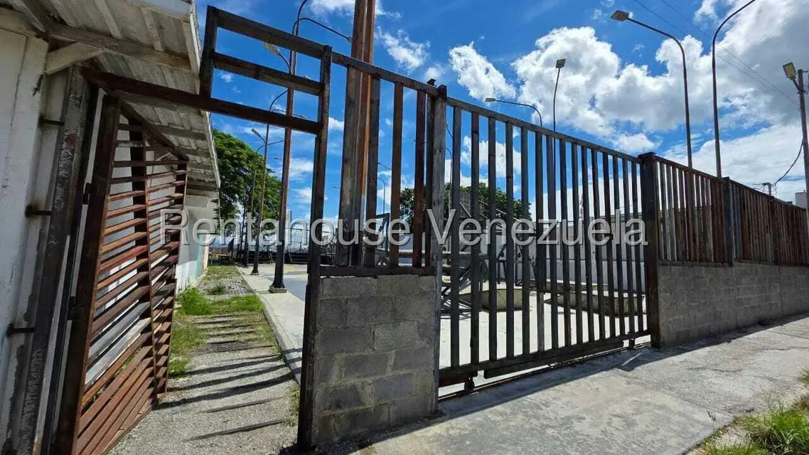 Casa (Duplex) en Venta en Zona Oeste, Lara - 2