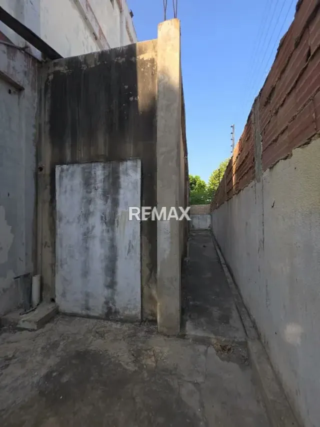 LOCAL COMERCIAL DE 3 NIVELES EN ALQUILER EN LA AVENIDA UNIVERSIDAD - 4