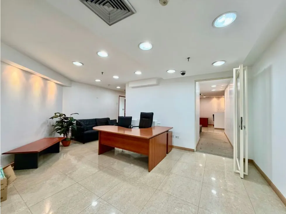 Se alquila oficina 368m2 Las Mercedes - 3