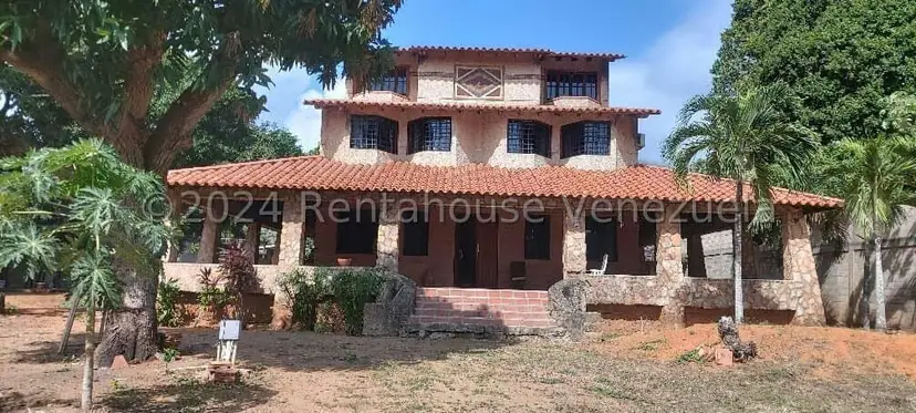Casa (Multipes Niveles) en Venta en Paraguachi, Nueva Esparta