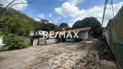 Terreno en Venta Urb Cantarrana