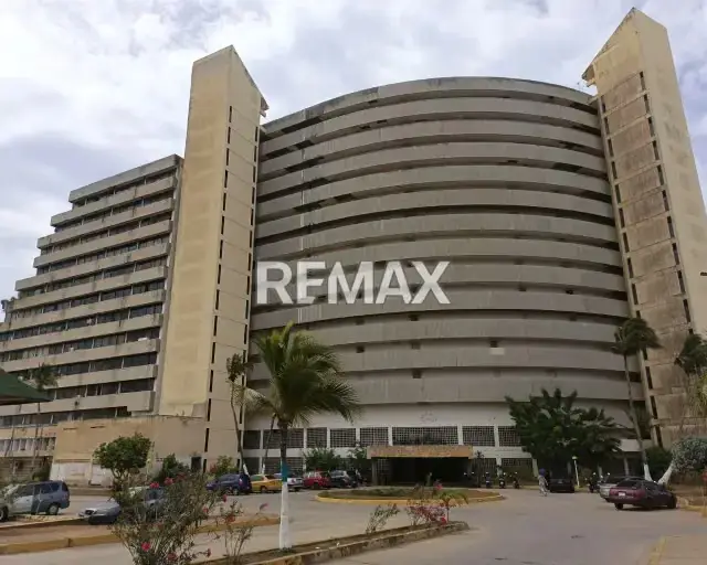 POTENCIAL APARTAMENTO EN PLANTA BAJA , LAGUNA BLANCA