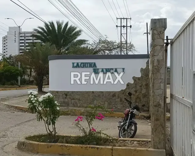 POTENCIAL APARTAMENTO EN PLANTA BAJA , LAGUNA BLANCA - 2