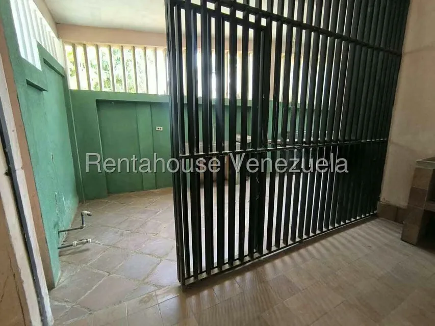 Casa (1 Nivel) en Alquiler en Sierra Maestra, Zulia - 10