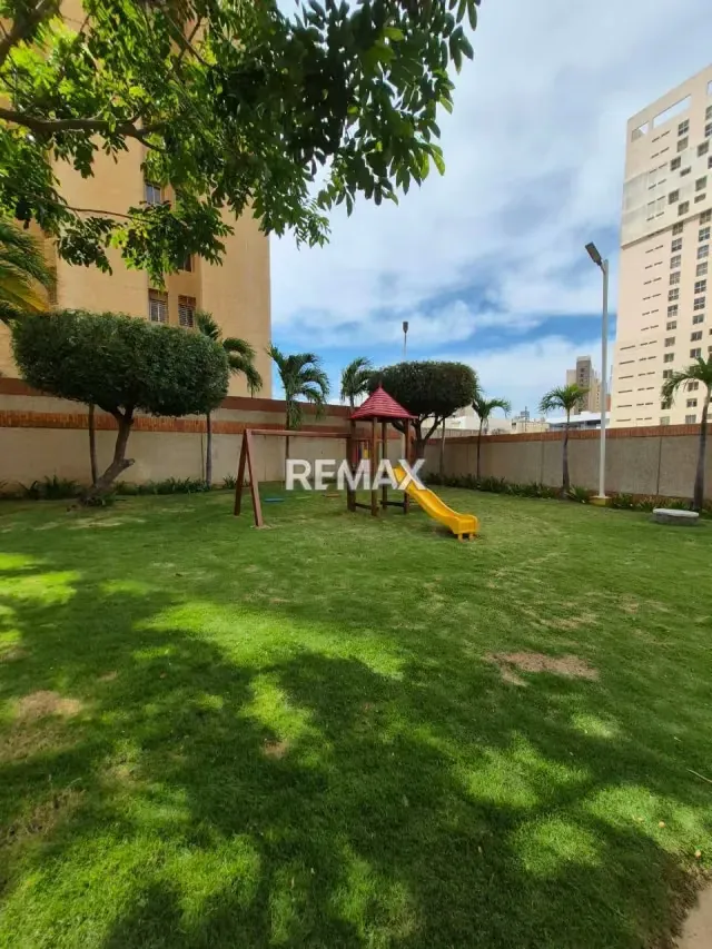 EN venta Apartamento Edificio Montecelo Sector Bellas Artes - 2