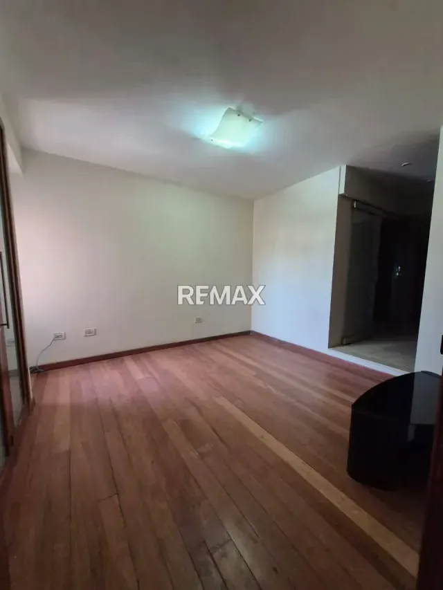 EN venta Apartamento Edificio Montecelo Sector Bellas Artes - 3