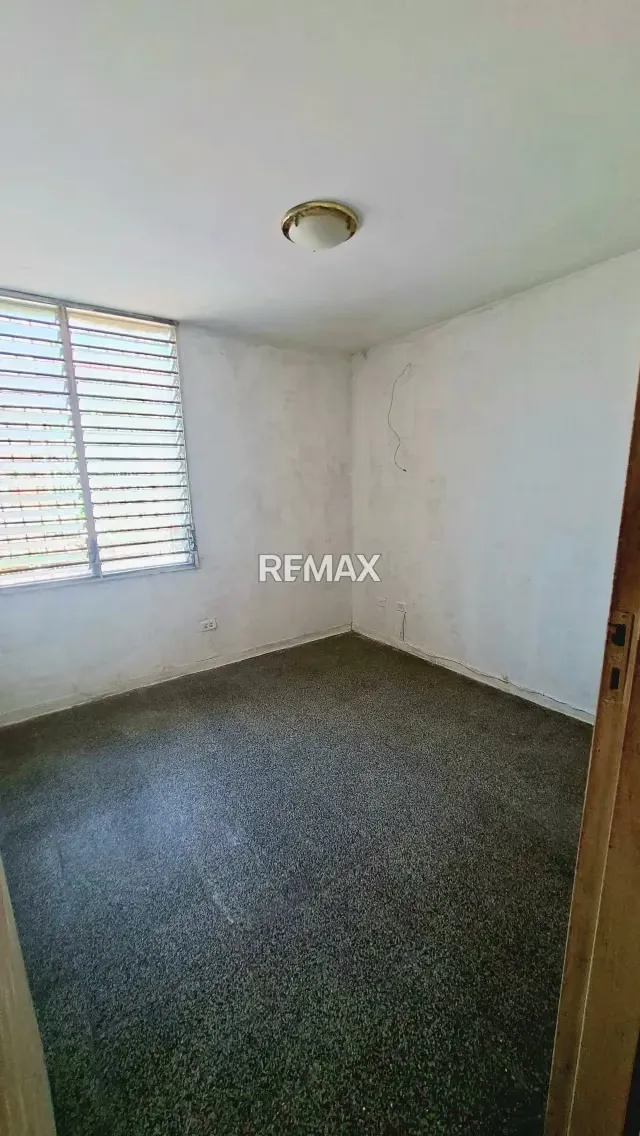 APARTAMENTO URB. ZAPARA I - 5