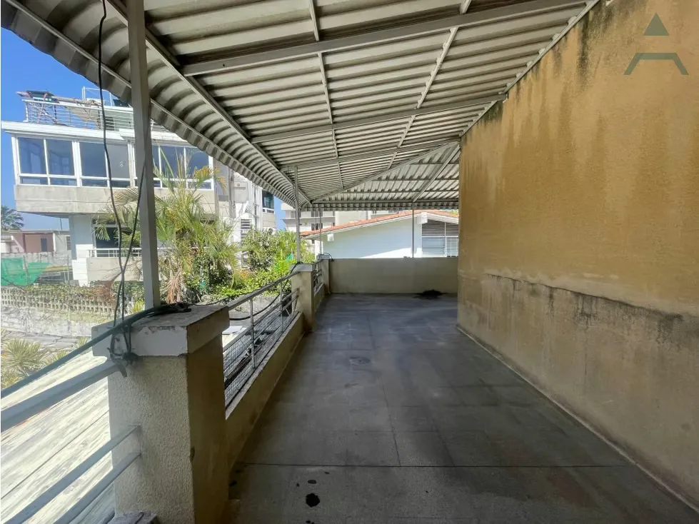 Se vende/alquila casa 350m² 3h/ 3b/ 3e Los Palos Grandes - 12
