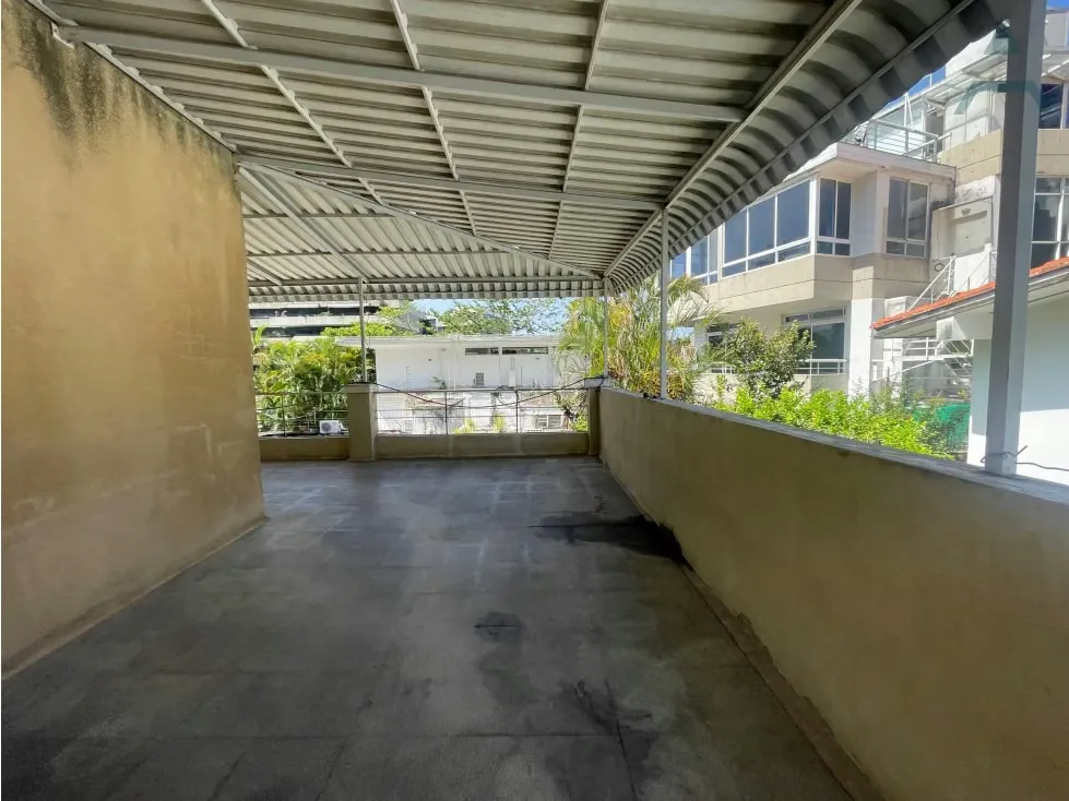 Se vende/alquila casa 350m² 3h/ 3b/ 3e Los Palos Grandes - 23
