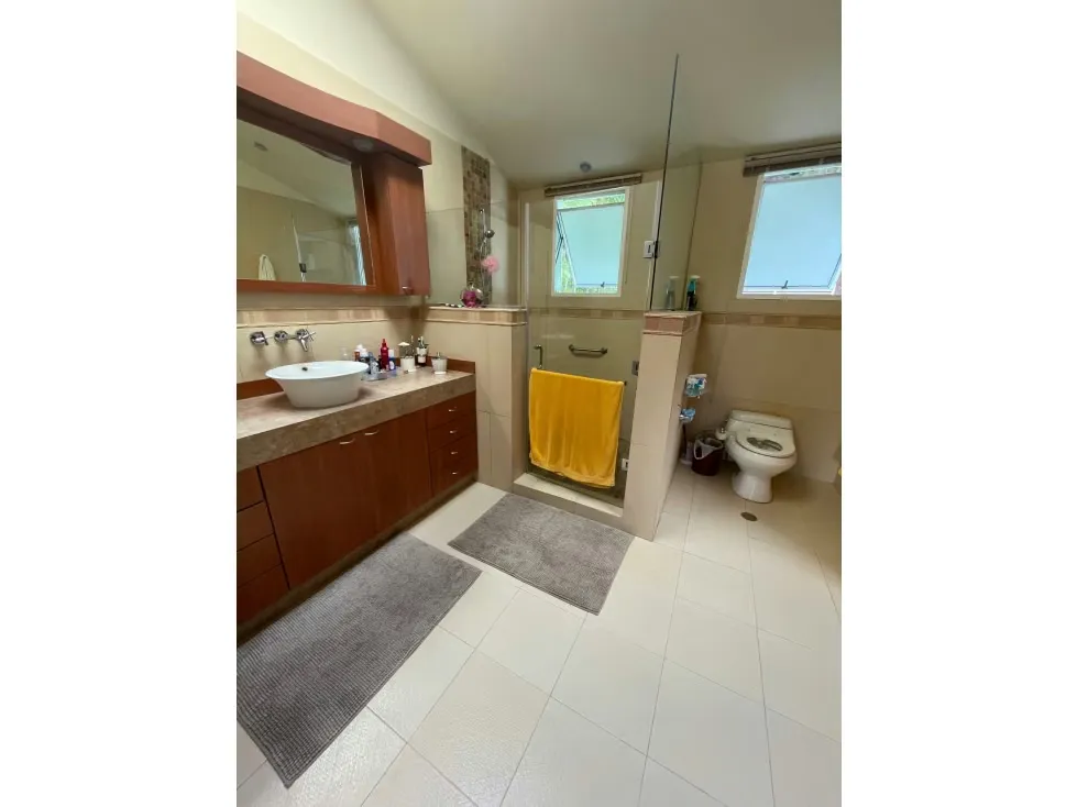 Casa exclusiva en venta La Lagunita,Country Club 784mts/5H/7B/10PE - 10