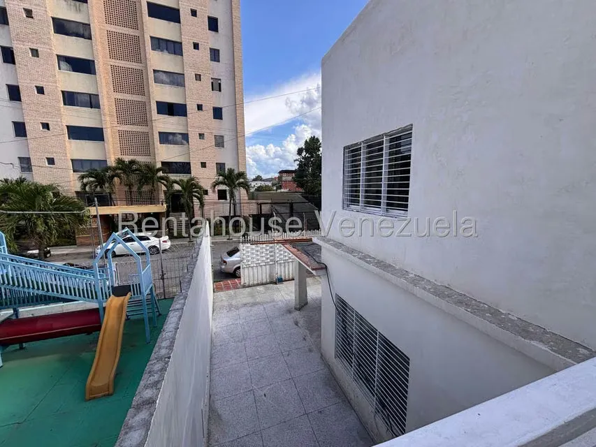Casa (Multipes Niveles) en Venta en Zona Este, Lara - 31