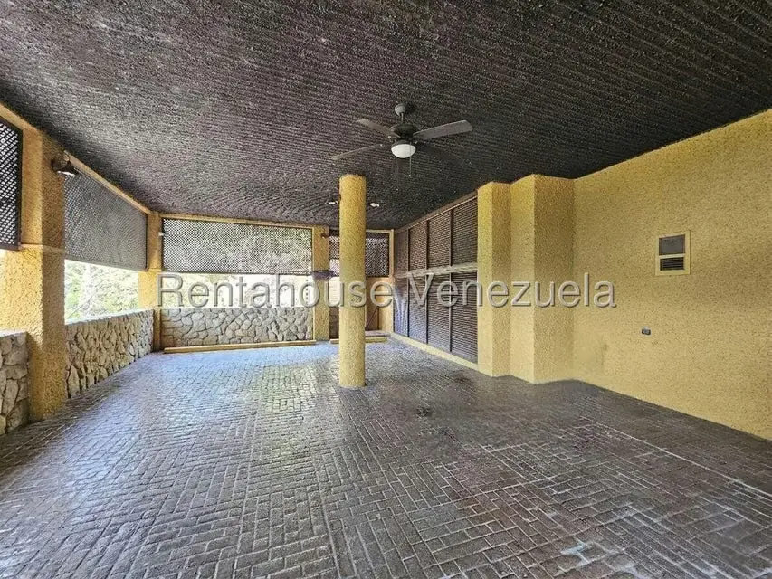 Casa (Multipes Niveles) en Venta en Alto Hatillo, Distrito Metropolitano - 105