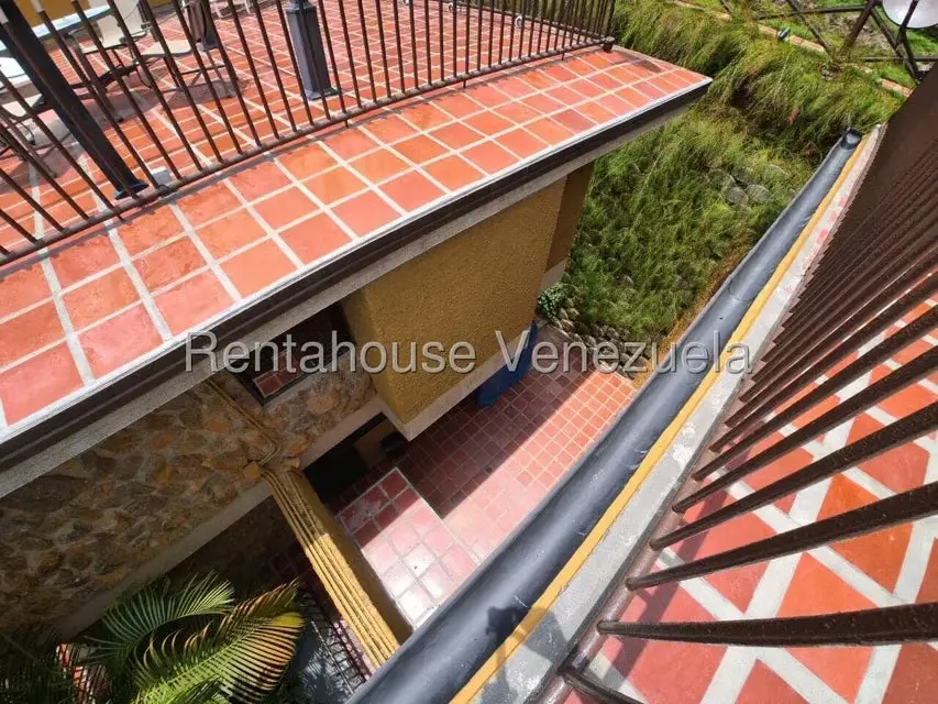 Casa (Multipes Niveles) en Venta en Alto Hatillo, Distrito Metropolitano - 120